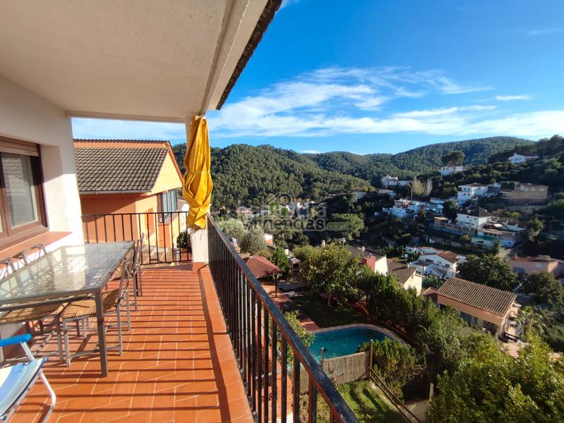 Foto 31a46380-57f6-41fc-93a7-f2c6a126fe4e. Casa a carrer mercè 10 a Cervelló