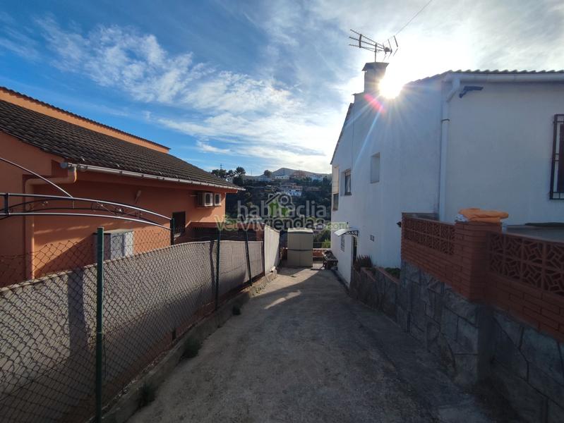 Foto 4309a361-7531-4684-bb99-d7907be214ad. Casa a carrer mercè 10 a Cervelló