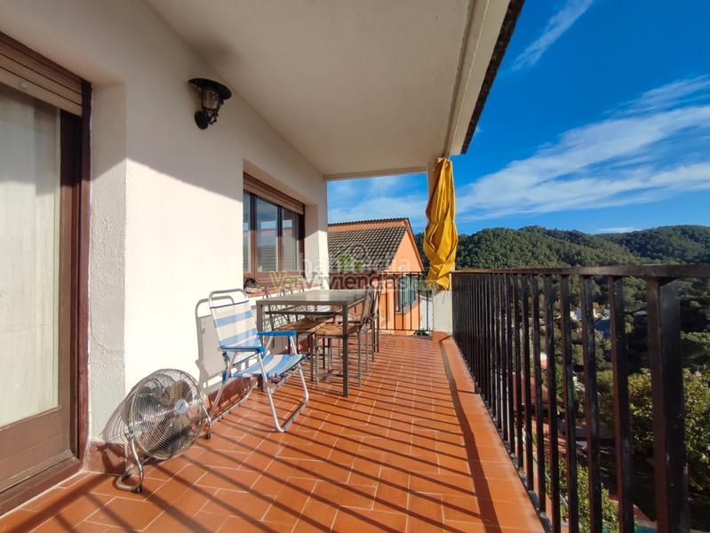 Foto 5ce56dcd-08a7-4146-a1aa-c53af9890cbd. Casa a carrer mercè 10 a Cervelló