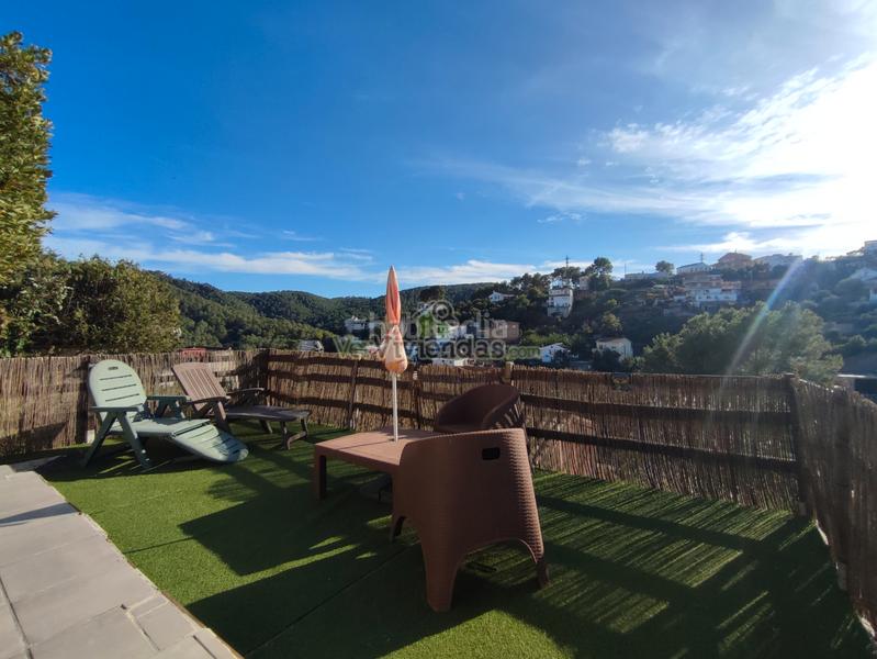 Foto 86c3e7a0-4dd3-4afe-b145-ac619664d251. Casa a carrer mercè 10 a Cervelló