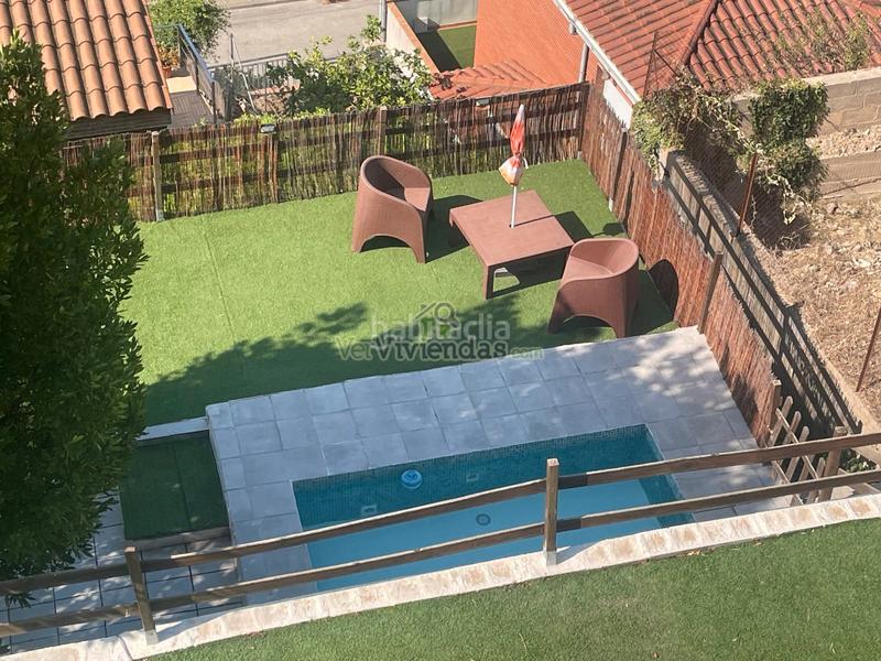 Foto 8e0bd52f-1753-438c-8693-1e025e7fbdc3. Casa a carrer mercè 10 a Cervelló