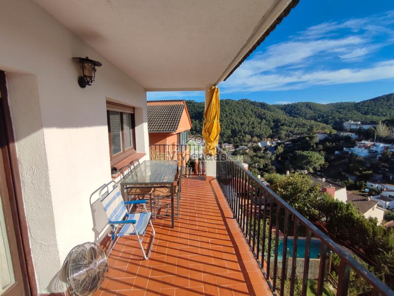 Foto c730f4c7-98a5-499c-a840-326241dfa777. Casa a carrer mercè 10 a Cervelló