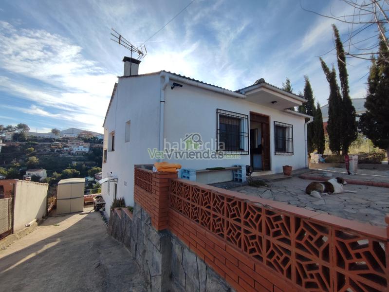 Foto d6aae9be-5d55-4312-803c-46d5a4787501. Casa a carrer mercè 10 a Cervelló