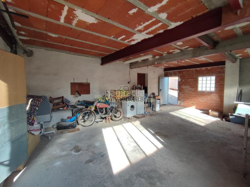 Foto e30f2fec-4296-4582-b0c6-78cd1c535fcb. Casa a carrer mercè 10 a Cervelló