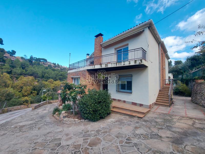 Foto 1c43f371-1293-462a-9383-2c7a85631605. Casa a carrer major 164 a Cervelló