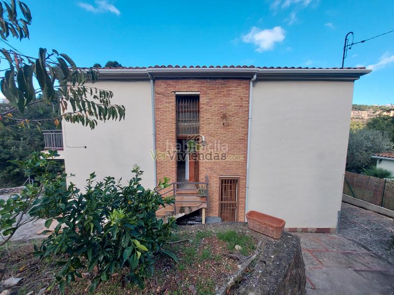 Foto 3216f046-b0fb-4359-aeb4-65fc76037e98. Casa a carrer major 164 a Cervelló