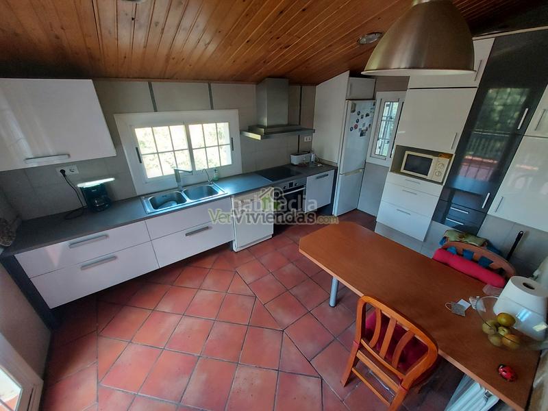 Foto 64227858-cfc6-4bbd-a733-a4828144cbd3. Casa a carrer major 164 a Cervelló