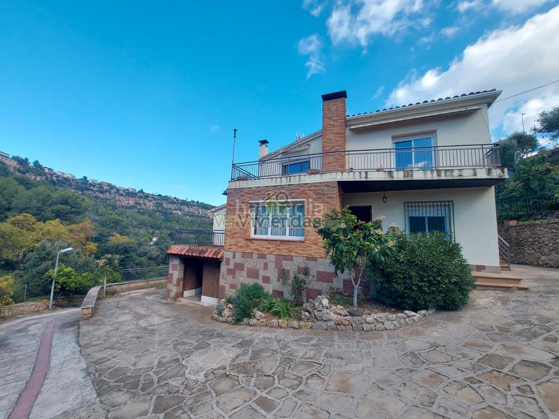 Foto 91b31698-e3a7-43e9-a020-43612989fe45. Casa a carrer major 164 a Cervelló