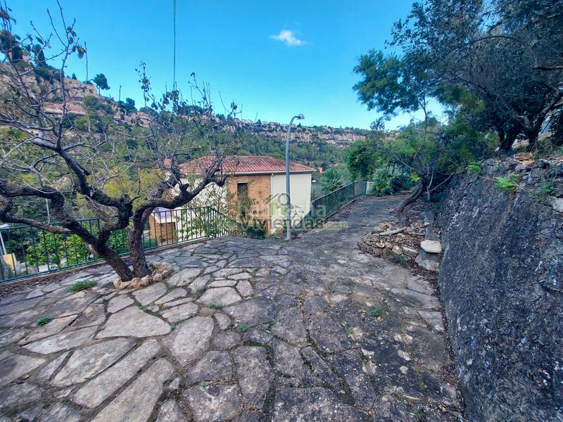 Foto a0d6e961-1588-4db1-940a-246e6fb7369c. Casa a carrer major 164 a Cervelló