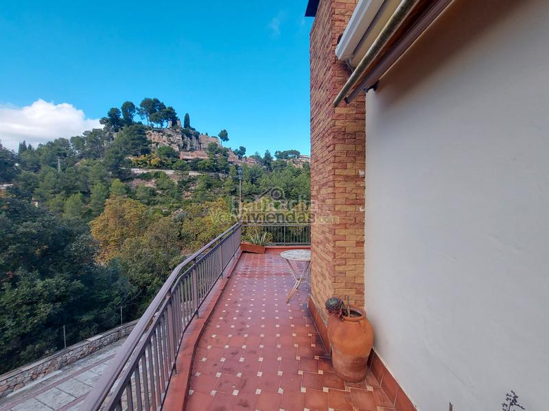 Foto f54bd376-0397-4dc6-9aed-5e271b32c34f. Casa a carrer major 164 a Cervelló