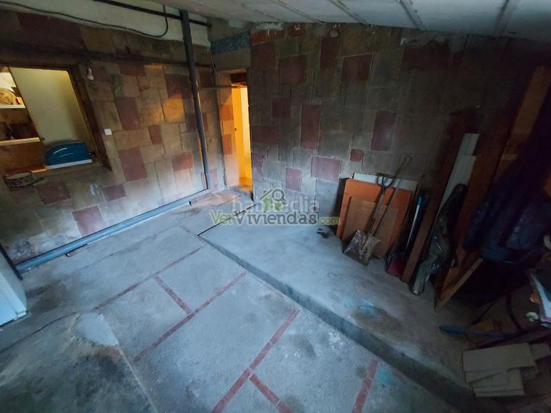 Foto f8e1a757-77a5-49a4-8f41-1a98737ff5e3. Casa a carrer major 164 a Cervelló