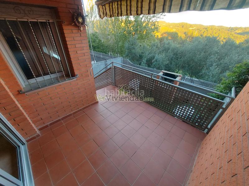 Foto 041a3185-ec12-46c0-95b5-0a136d1ebfcf. Reihenhaus in carrer pintor rivera 1 in Abrera