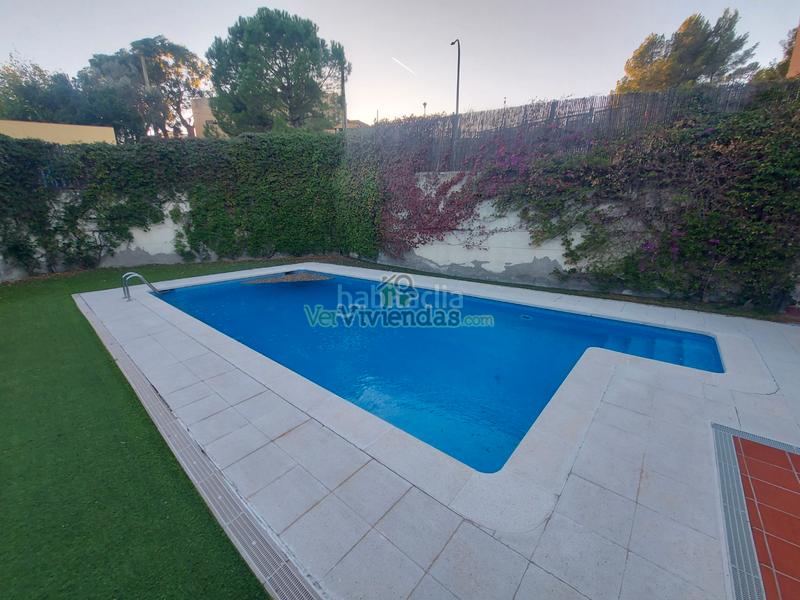 Foto 131a1d02-22d8-45e6-b782-8068e4fc2063. Reihenhaus in carrer pintor rivera 1 in Abrera