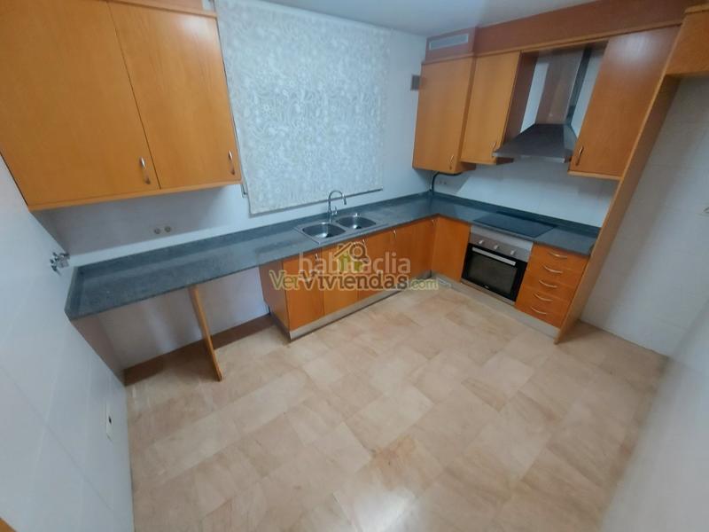 Foto 8ff4836e-37be-4a79-9aa7-56dada7e2715. Reihenhaus in carrer pintor rivera 1 in Abrera