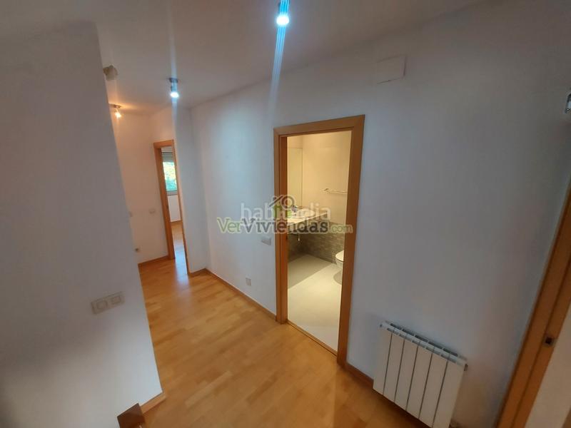 Foto 9adf8716-c0d4-447b-bf98-747b390791d8. Reihenhaus in carrer pintor rivera 1 in Abrera