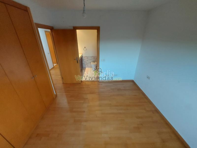 Foto a15825d5-b1cc-4a29-b6ad-2fc4fb627a33. Reihenhaus in carrer pintor rivera 1 in Abrera