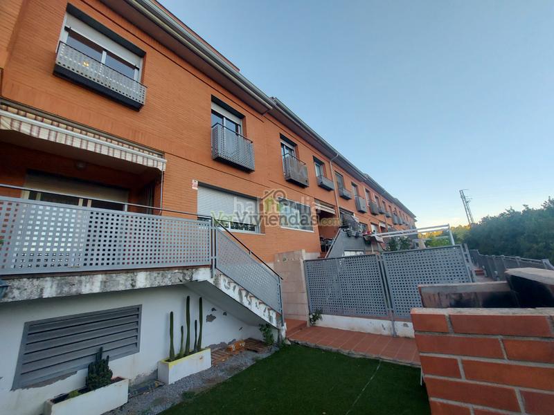 Foto e2416595-be23-470b-89e3-52875e092e6f. Reihenhaus in carrer pintor rivera 1 in Abrera
