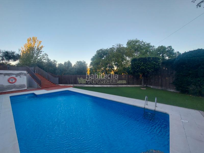 Foto e3840431-1438-4ca9-af6b-7fd75dd5e51a. Reihenhaus in carrer pintor rivera 1 in Abrera