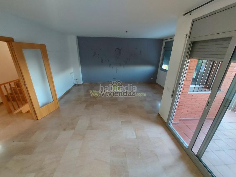 Foto e9653d79-f74d-4e0b-a194-0d80011ea950. Reihenhaus in carrer pintor rivera 1 in Abrera