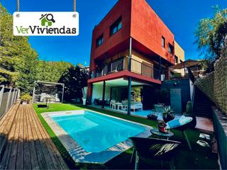 Casa en Carrer de les oliveres 39. Espectacular casa moderna con piscina