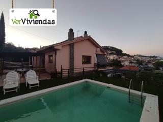 Maison  Carrer amadeu vives 17. Acogedora casa con piscina