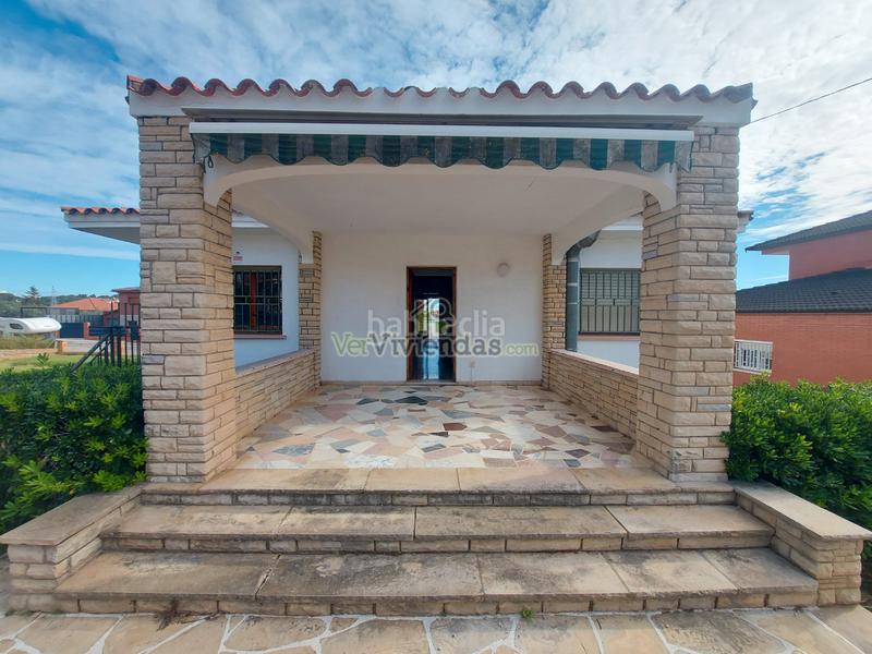 Foto 104a9e87-62f1-487f-9b97-f511a72a2219. Casa a carrer avet 28 a Castellbisbal