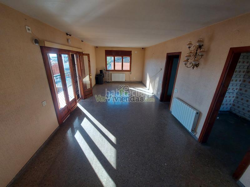 Foto ffe4c528-7271-4841-95bc-32e27421ee4e. Casa a carrer avet 28 a Castellbisbal