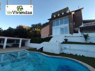Haus  Carrer amadeu vives 18. Espectacular casa con piscina