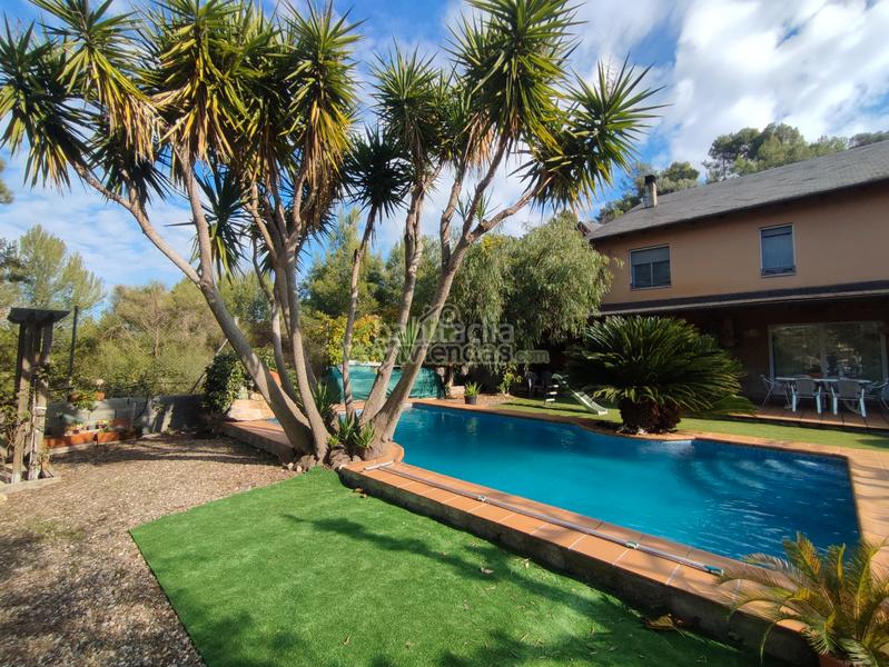 Foto 63bc97b4-2b57-444c-83b4-0f098bff8a52. Maison dans carrer major 560 dans Vallirana