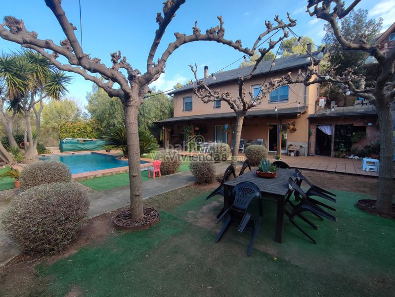 Foto a0cf638b-b0a8-4c99-b63f-d2e2b19bca7a. Maison dans carrer major 560 dans Vallirana