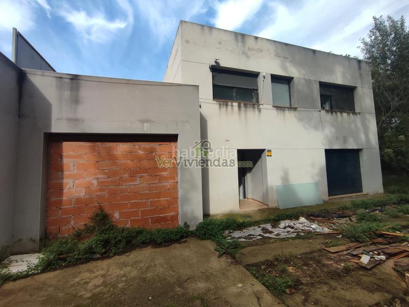 Foto 1fd0b322-3c68-4a01-9162-41788fab7289. Casa a carrer amadeu vives 17 a Torrelles de Llobregat