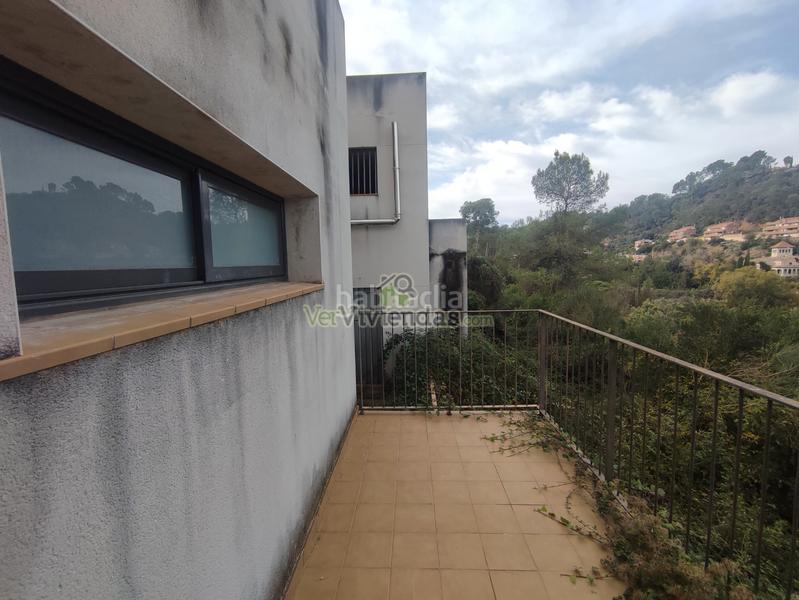 Foto 842953bb-e8ed-4212-8bf8-b2c4de8112b6. Casa a carrer amadeu vives 17 a Torrelles de Llobregat