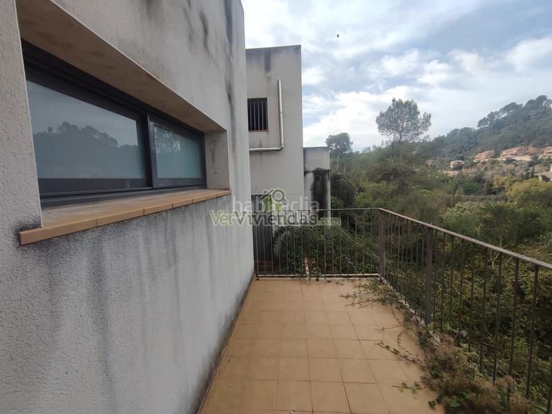 Foto 857ace87-6b30-459a-9f48-962b9b7428eb. Casa a carrer amadeu vives 17 a Torrelles de Llobregat