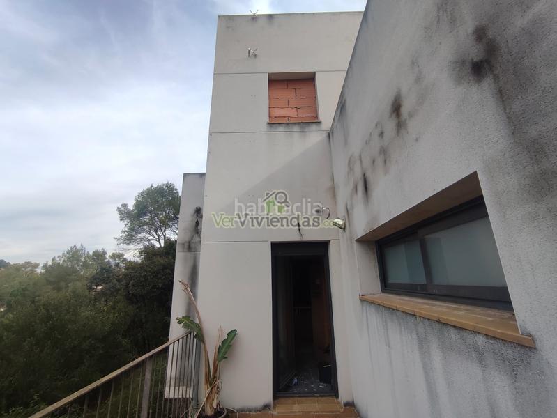 Foto f262decd-77a9-4479-ba74-8cd303f944a0. Casa a carrer amadeu vives 17 a Torrelles de Llobregat