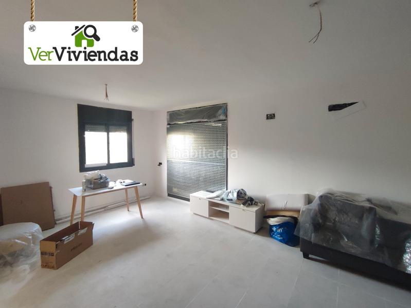 Foto fc2b933d-0fd8-456a-ac7b-f8dcf2b63e4a. Casa a carrer amadeu vives 17 a Torrelles de Llobregat