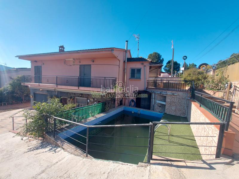 Foto 7674a5a6-2c04-4289-819a-298cf280117a. Casa a calle dels vinyals 12 a Martorell