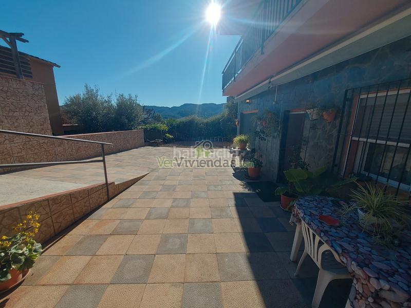 Foto 94c4a05e-37a3-4bf1-aa9b-da9781dd79cd. Casa a calle dels vinyals 12 a Martorell