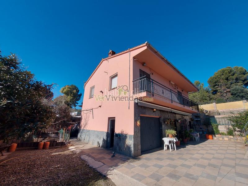 Foto de8dc879-473a-4b84-a304-332c41a386b1. Casa a calle dels vinyals 12 a Martorell