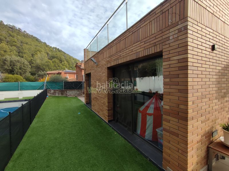 Foto 7c7846f4-3fd0-4bd5-8931-2ab014399ac7. Casa a calle mayor 70 a Cervelló
