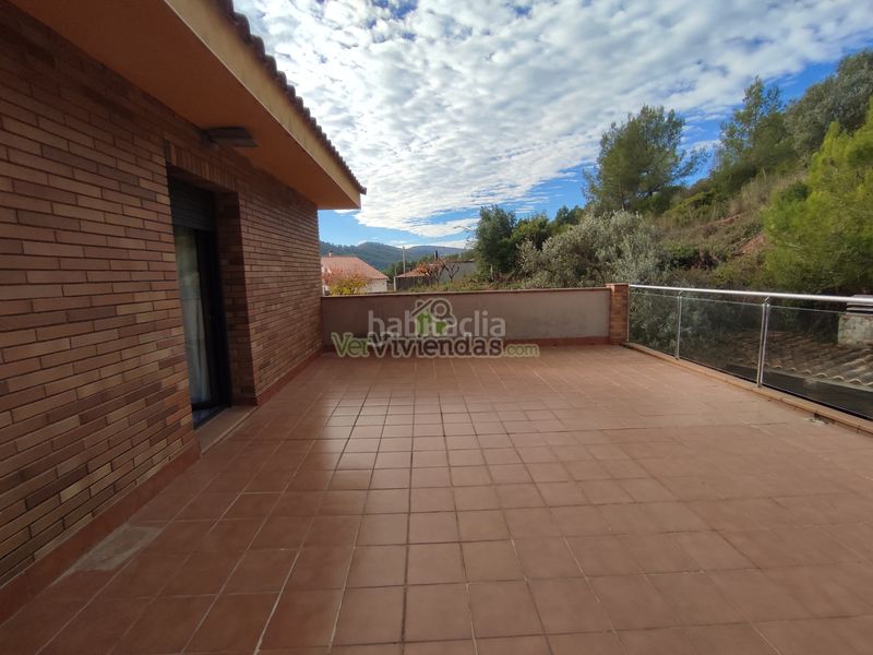 Foto e6be7ae6-83f1-4e61-9a29-1fb90756663e. Casa a calle mayor 70 a Cervelló