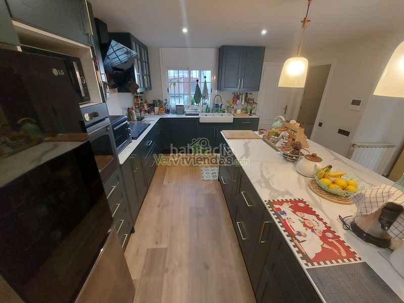 Foto 5656eb40-3dba-41e3-8376-e3d63ca25700. Haus in carrer baronia de l'aramprunya 14 in Begues