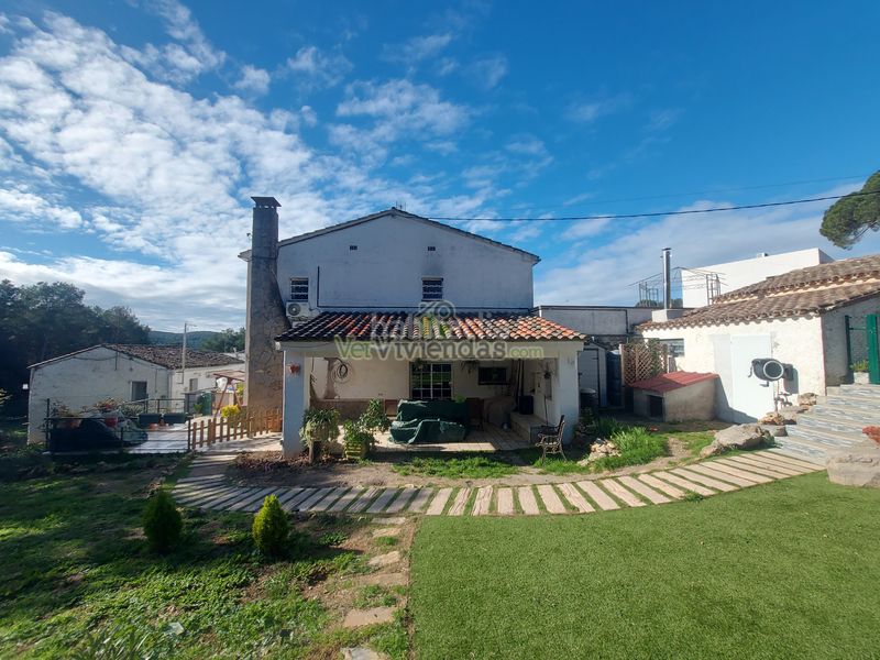 Foto abeb1f52-2357-45d1-b029-54c27fcc4db4. Haus in carrer baronia de l'aramprunya 14 in Begues