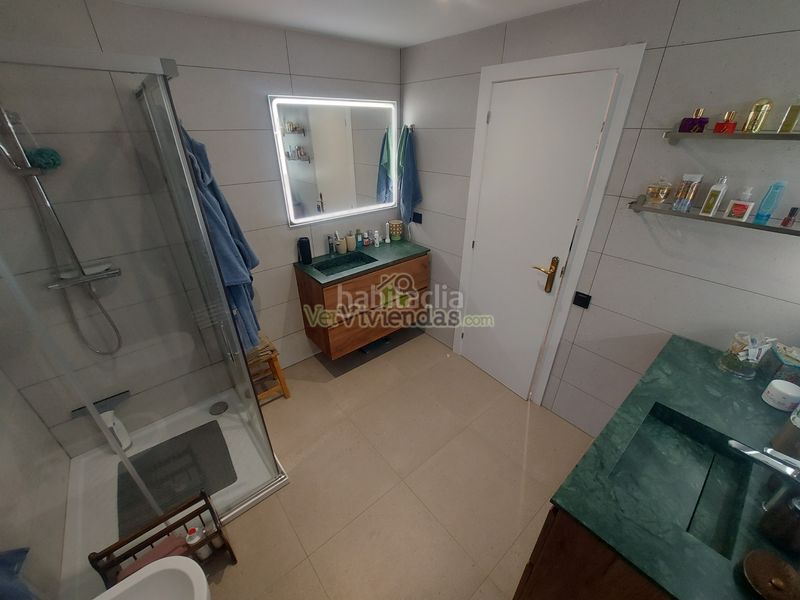 Foto b1ebf513-798c-43dc-851c-b0853858a03e. Haus in carrer baronia de l'aramprunya 14 in Begues