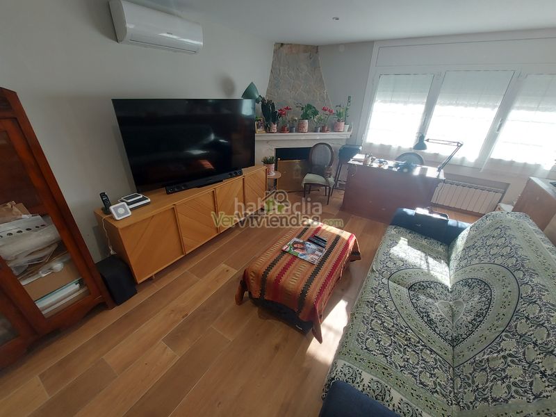 Foto babd6632-7295-4d8e-886a-fd00a758d098. Haus in carrer baronia de l'aramprunya 14 in Begues