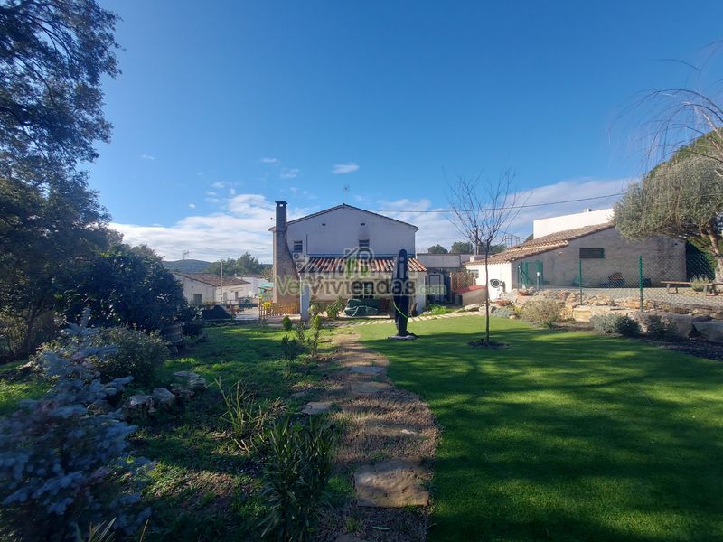 Foto d3b4ed52-9312-45d5-8a98-66d97c3deb1f. Haus in carrer baronia de l'aramprunya 14 in Begues