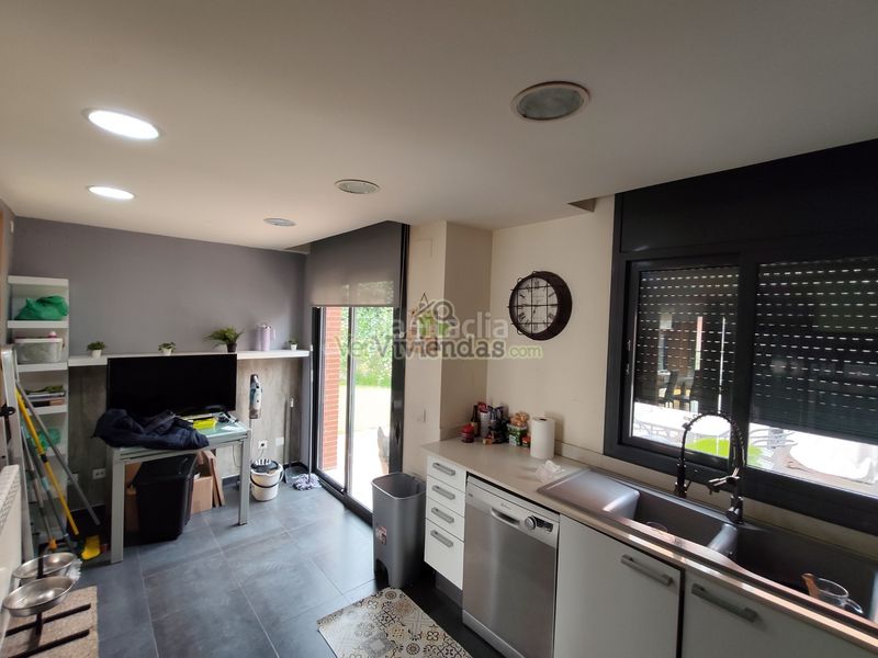 Foto a259cba7-857b-4db1-a046-60eb64ad62de. House with heating parking pool in Sant Esteve Sesrovires