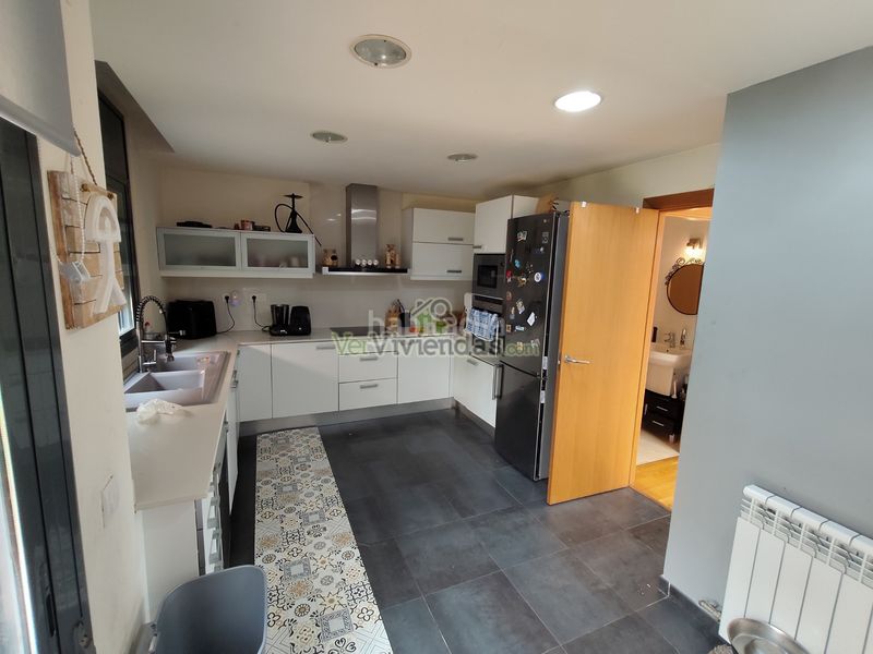 Foto eb0a065f-8d4f-41e5-a260-5bdb3e44ad97. House with heating parking pool in Sant Esteve Sesrovires