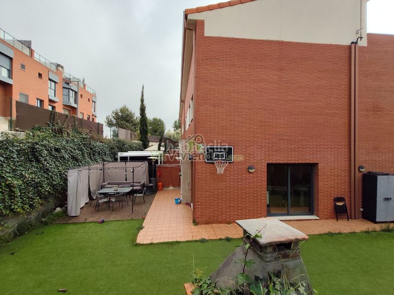 Foto eda12acc-26a8-4f2d-8626-408cb0b36645. House with heating parking pool in Sant Esteve Sesrovires