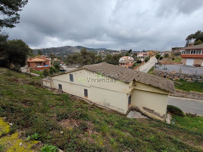 Foto a7a91a4b-929c-4c52-978b-55db27e6b0aa. Casa amb calefacció a Vallirana