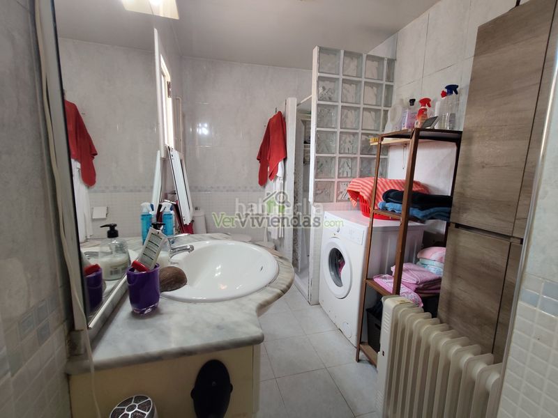 Foto c7138840-572d-403e-9691-814f38623831. Casa amb calefacció a Vallirana